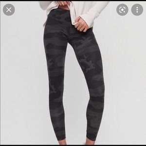 ARITZIA | tna equator leggings (camo)